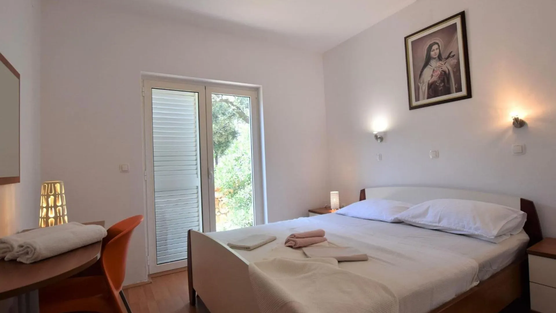 Spacious Apartment In Mandre With Terrace Chorvatsko