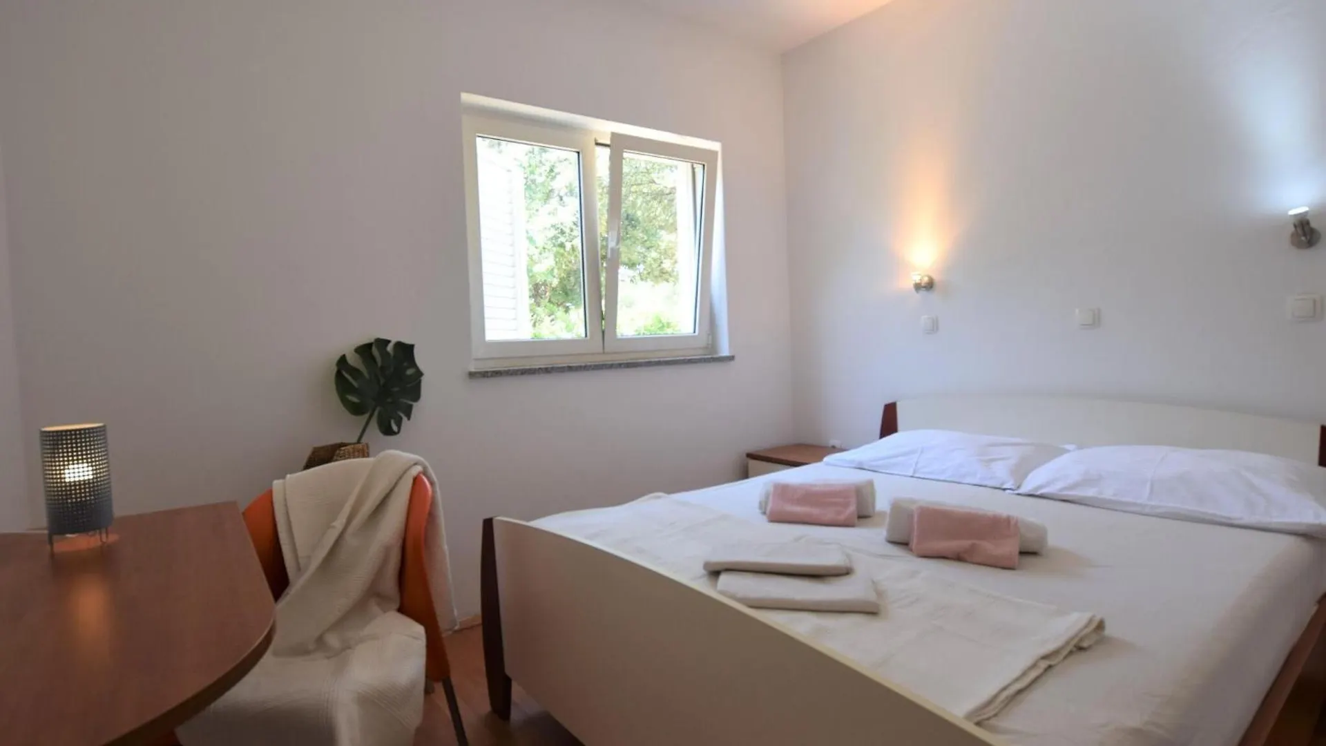 Spacious Apartment In Mandre With Terrace Croatia